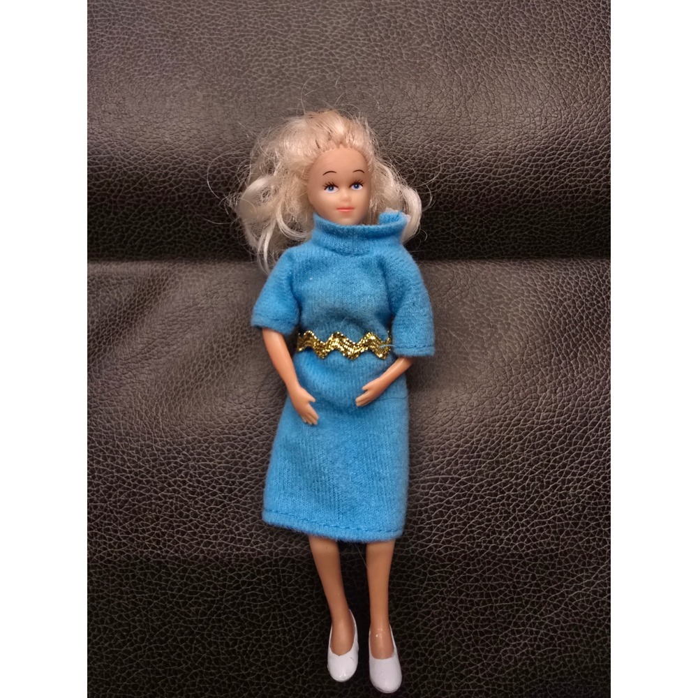 Vintage 1999 Town Square Blonde Fashion Doll Blue Knit Dress Gold Belt 11.5 inch